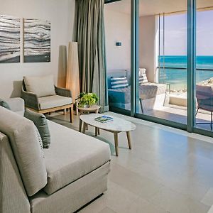 Deluxe King Room Ocean View
